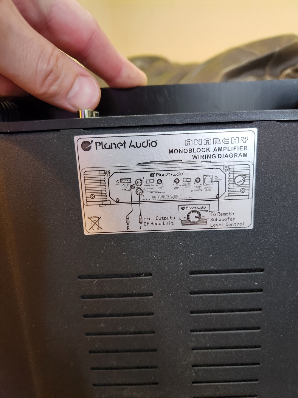 Planet Audio 2500W Car Amplifier in Black and Blue - Picture 5 of 12